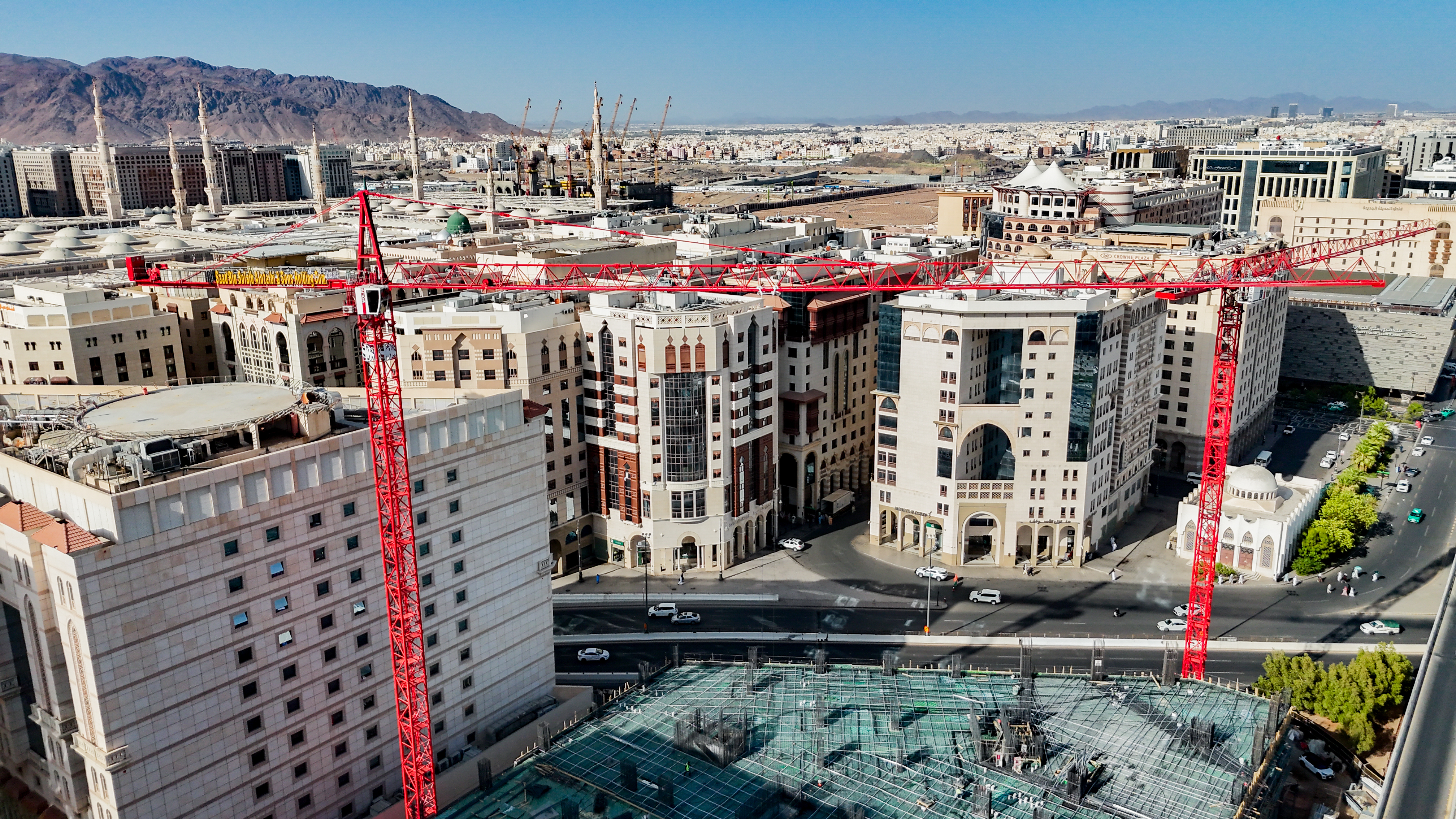 A WOLFF 7532 Cross (left) and a WOLFF 6031 Clear are helping to construct a new hotel project in the pilgrimage city of Medina, Saudi Arabia.