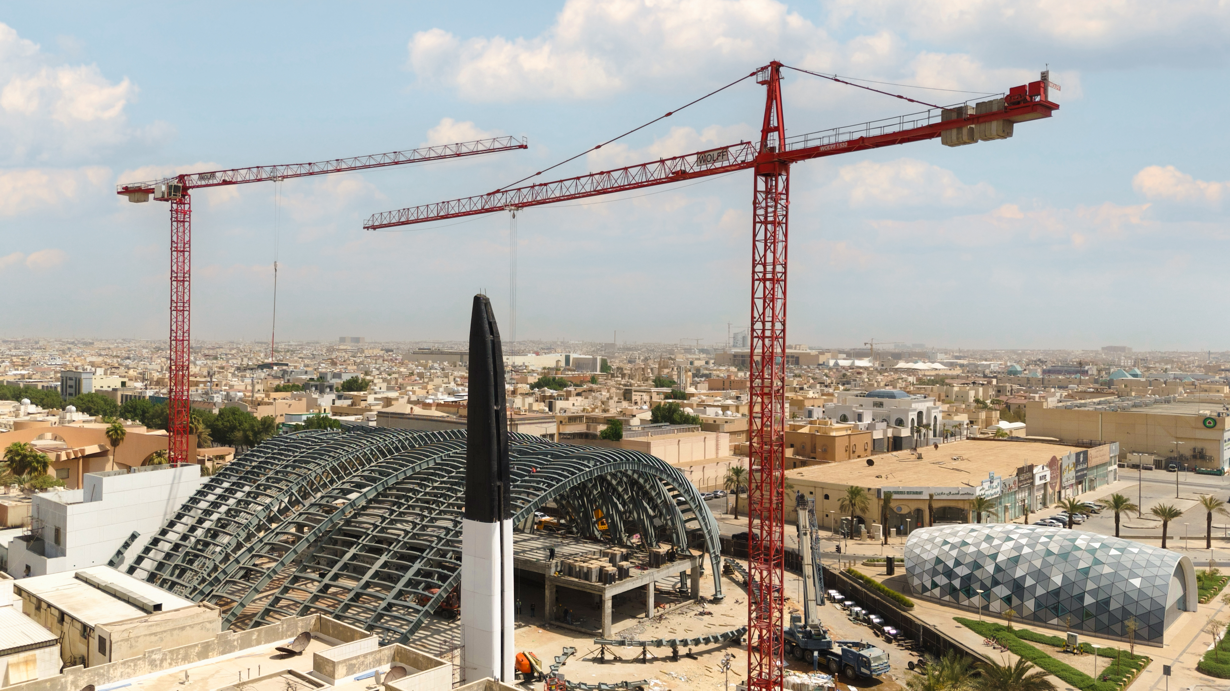 Two WOLFF cranes are building a new religious landmark in Riyadh External