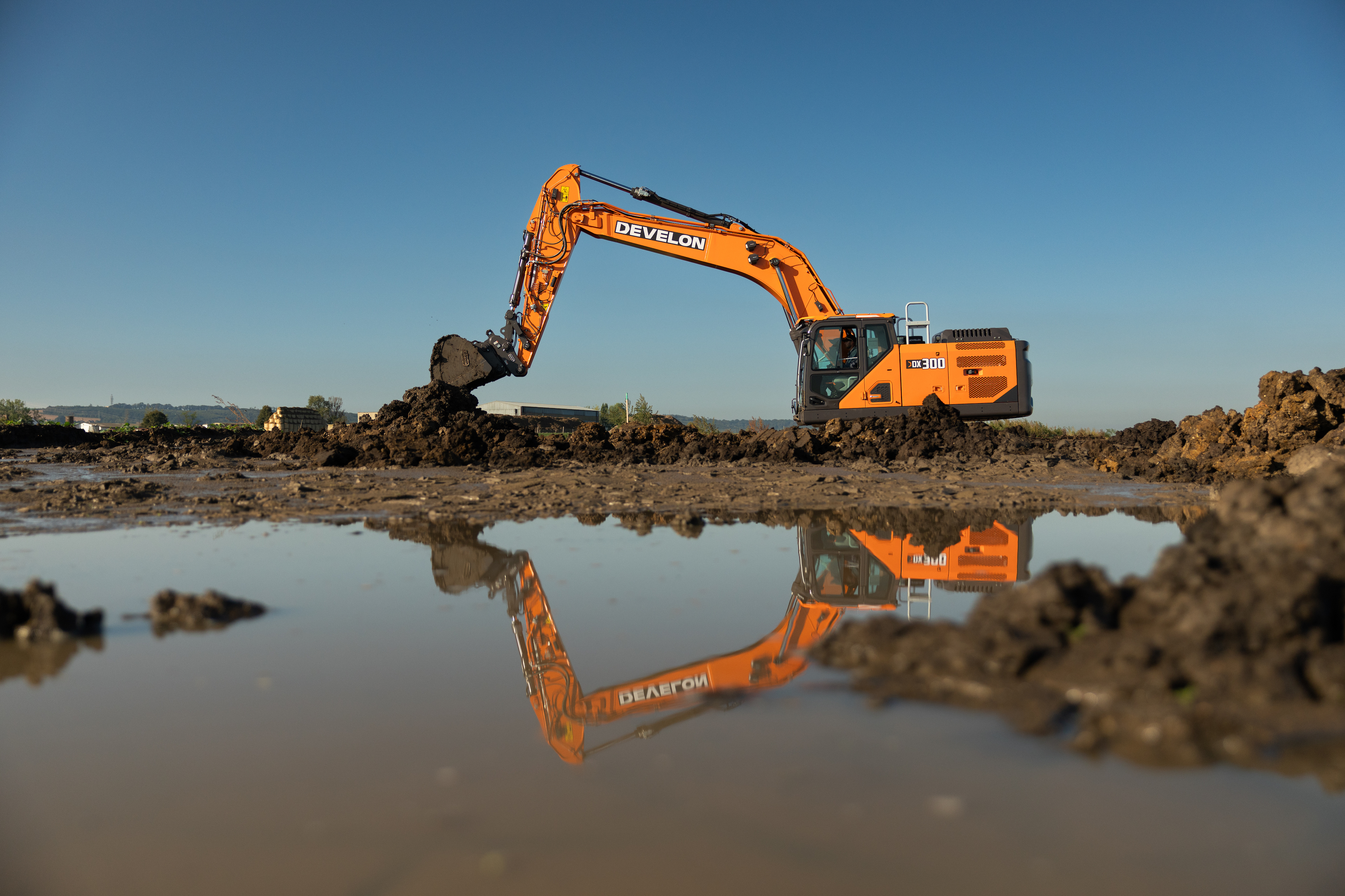 DEVELON DX300LC-9 32 tonne crawler excavator