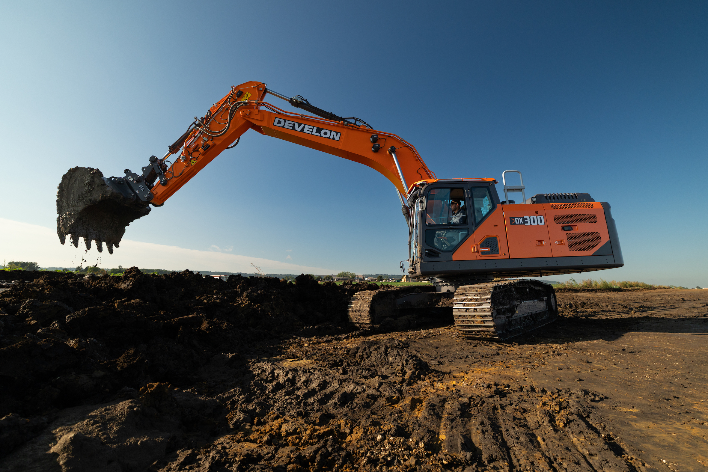 DEVELON DX300LC-9