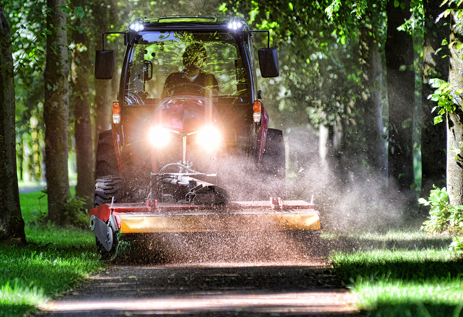 Yanmar Europe Announces New Offerings At Galabau 22: 5-Year Tractor Warranty, New Implements, Ym Tractor Series