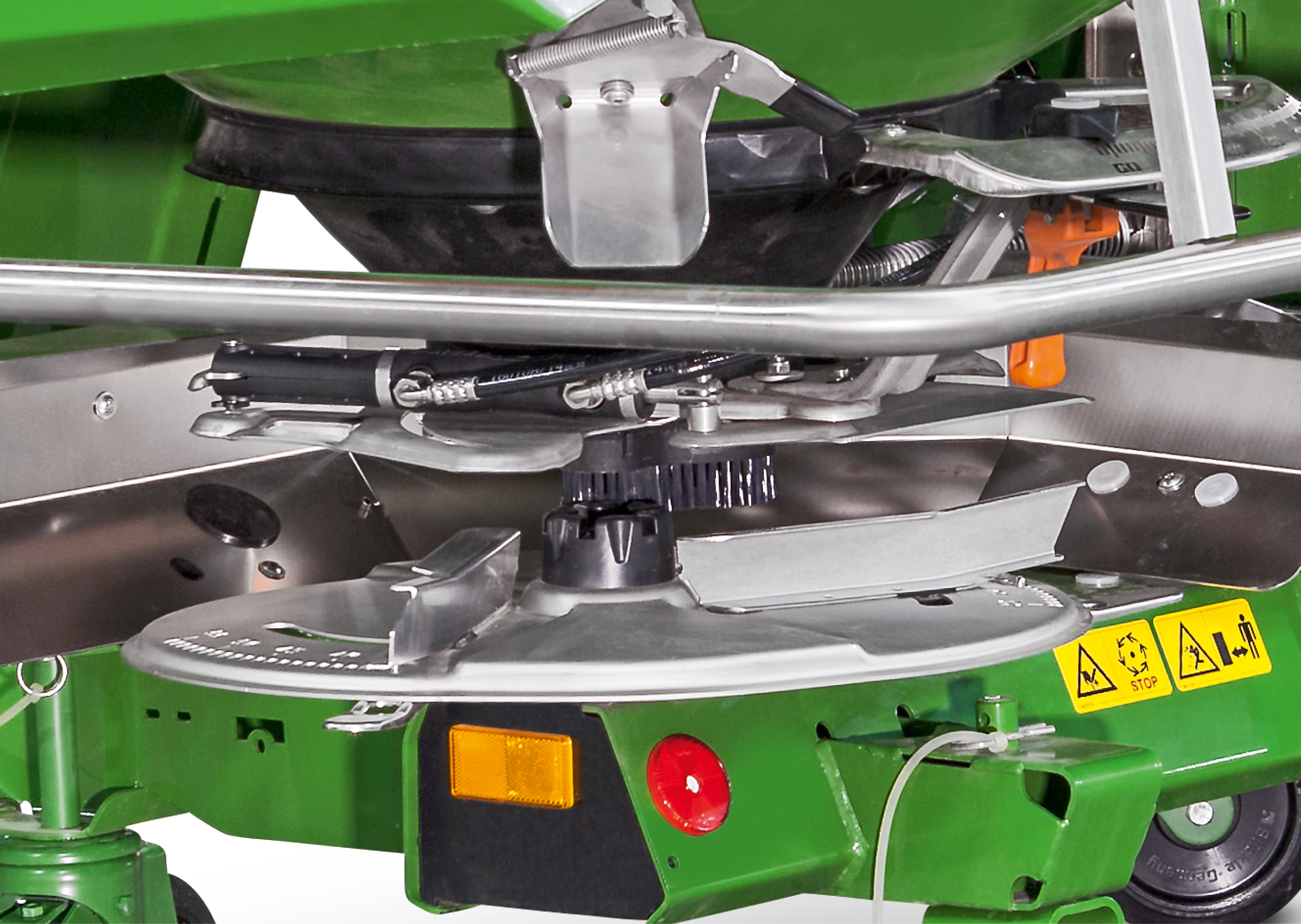 Corrosion protection is consistently the main objective. The components of the spreading unit and hydraulic fittings are made from high-quality stainless steel.