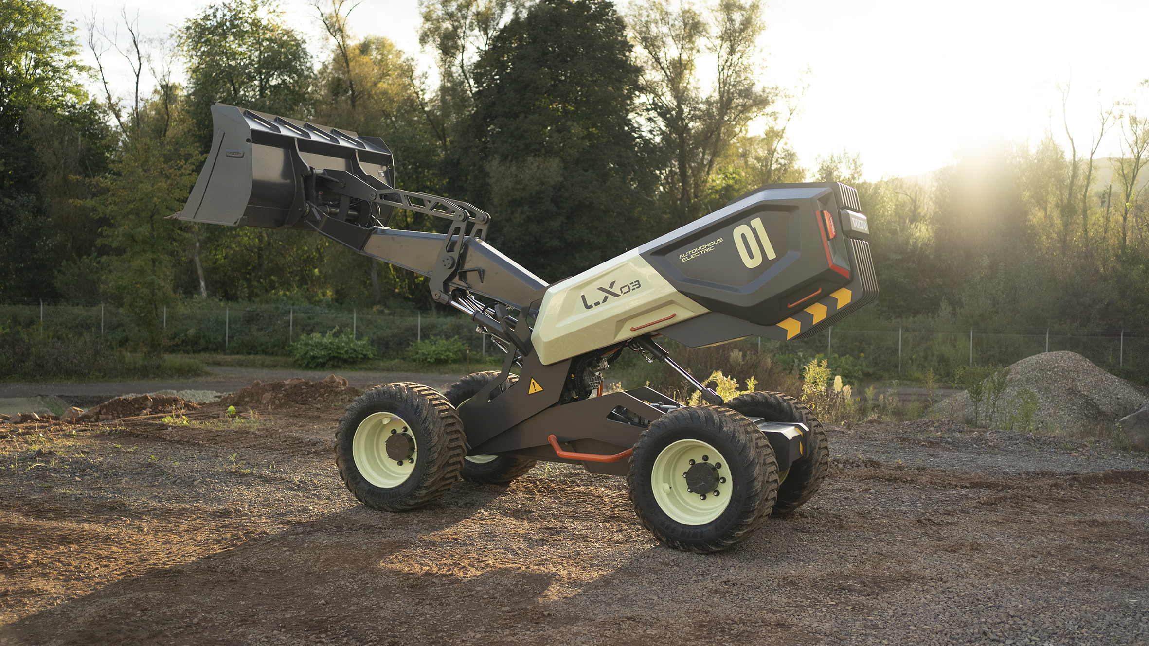 The LX03 with its unique scissor frame. <br> Image source: Volvo Construction Equipment Germany GmbH