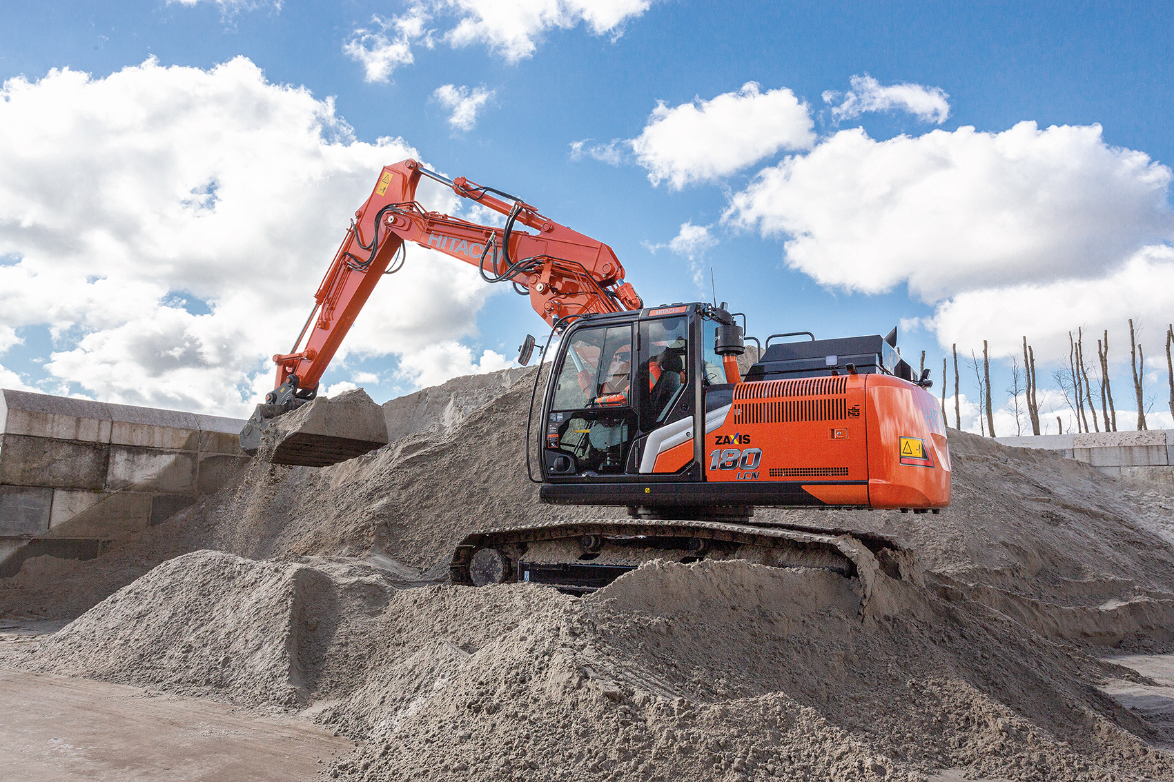 Maximise your uptime with the Hitachi ZX160-7 and ZX180-7  <br> Image source: Hitachi Construction Machinery (Europe) NV
